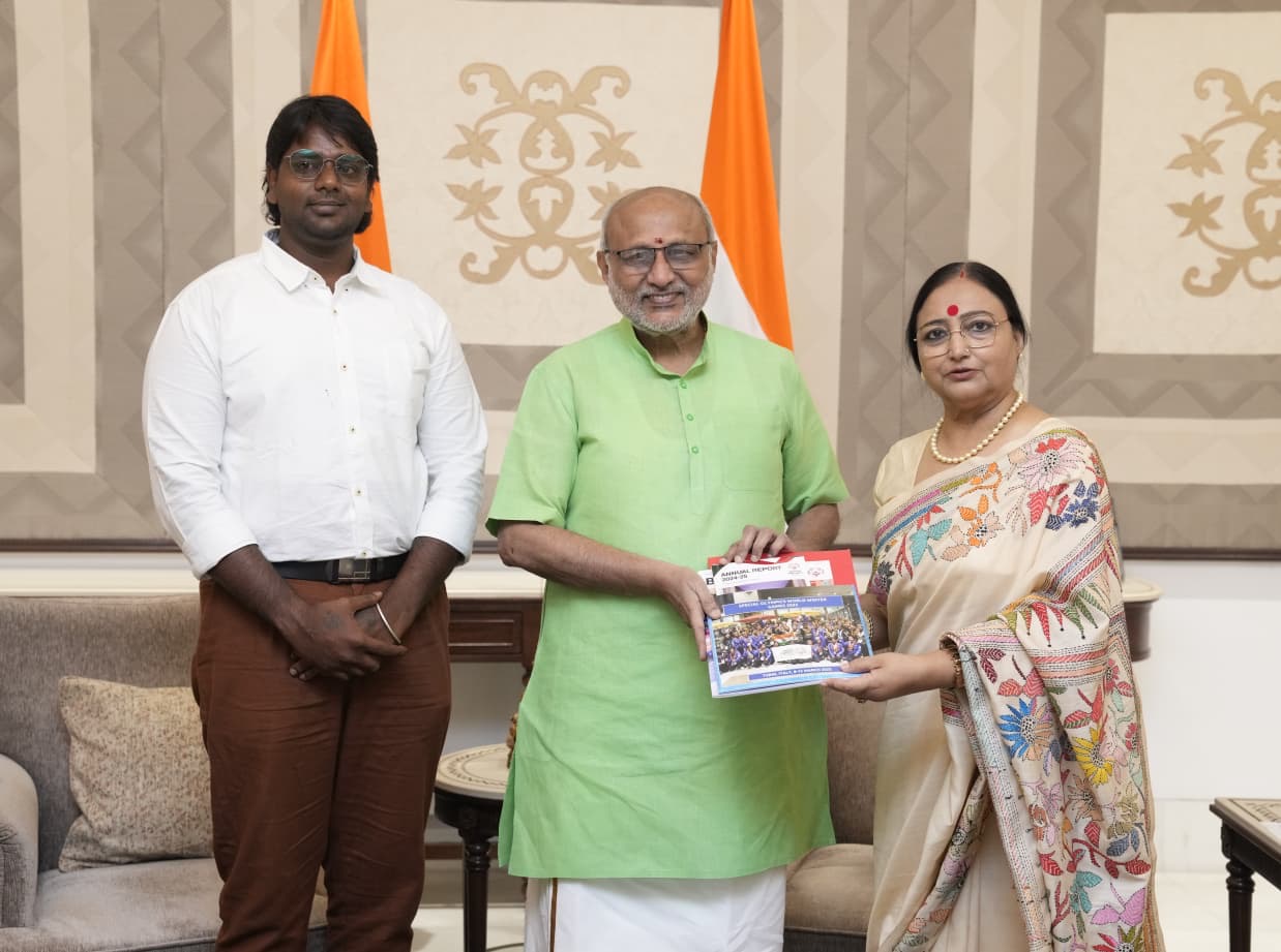 A-Proud-Moment-at-Rashtrapati-Bhavan-Yadhavi-Foundation